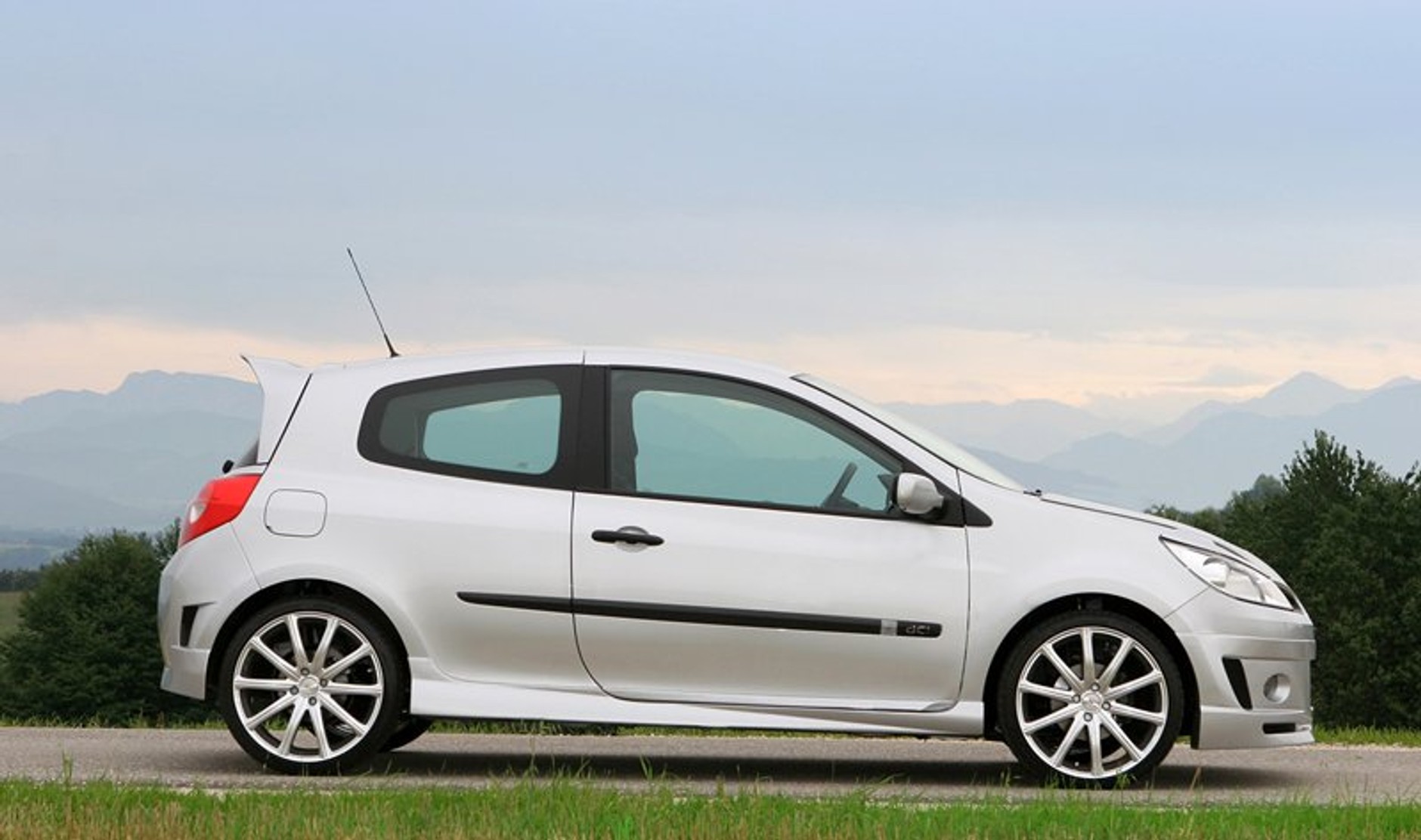 Koenigseder przygotował zestaw dla Renault Clio C