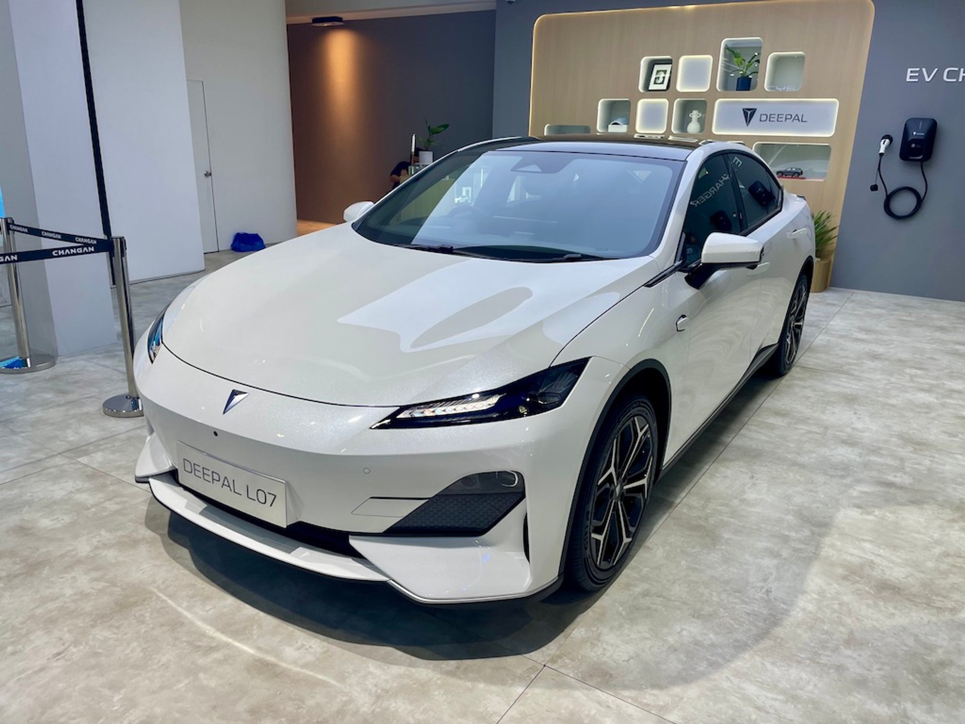 Salon w Bangkoku 2024 – auta chińskie