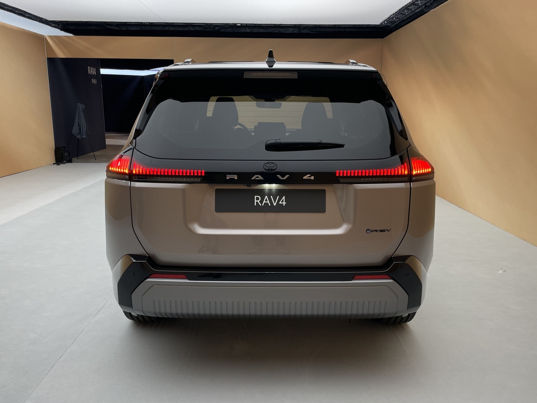 Nowa Toyota RAV4 (2025)