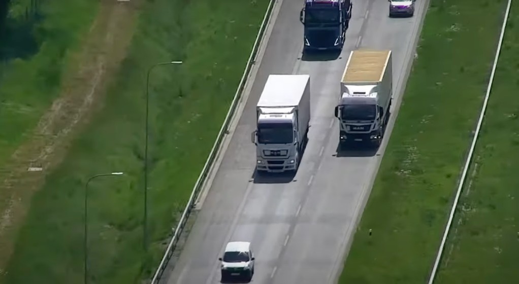 Niedozwolone wyprzedzanie w wykonaniu kierowcy ciężarowki