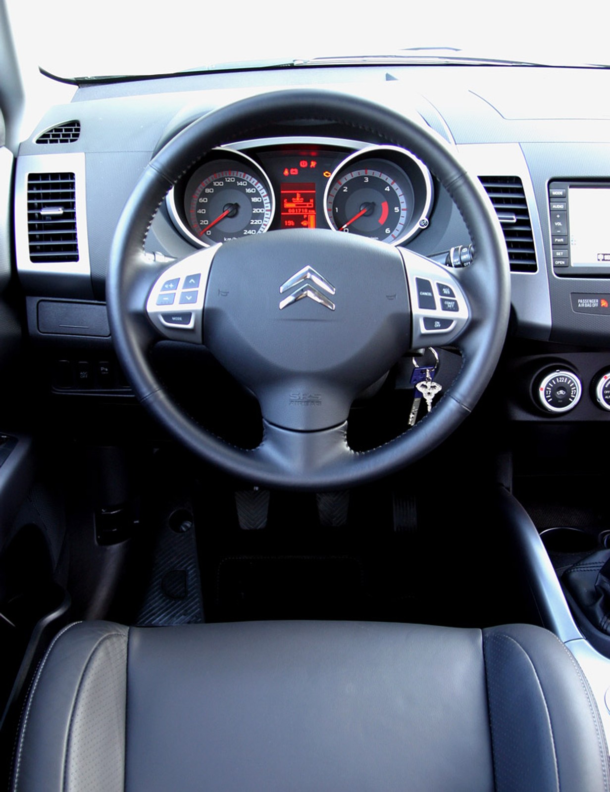 Citroën C-Crosser 2,2 HDI - spełnienie marzeń za 140 tys. zł