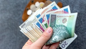 Zapłacą jeszcze więcej za stare książeczki PKO. Opłaca się jej poszukać w domu