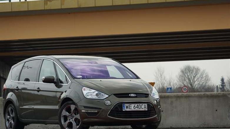 Ford S-MAX 2.0 EcoBoost PowerShift Titanium - Zmiany zgodne z trendem