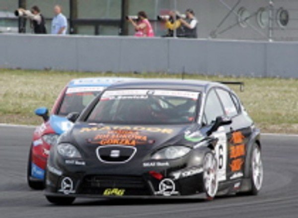 Wyścigi: Damian Sawicki nie wygra rozgrywek Seat Leon Supercopa