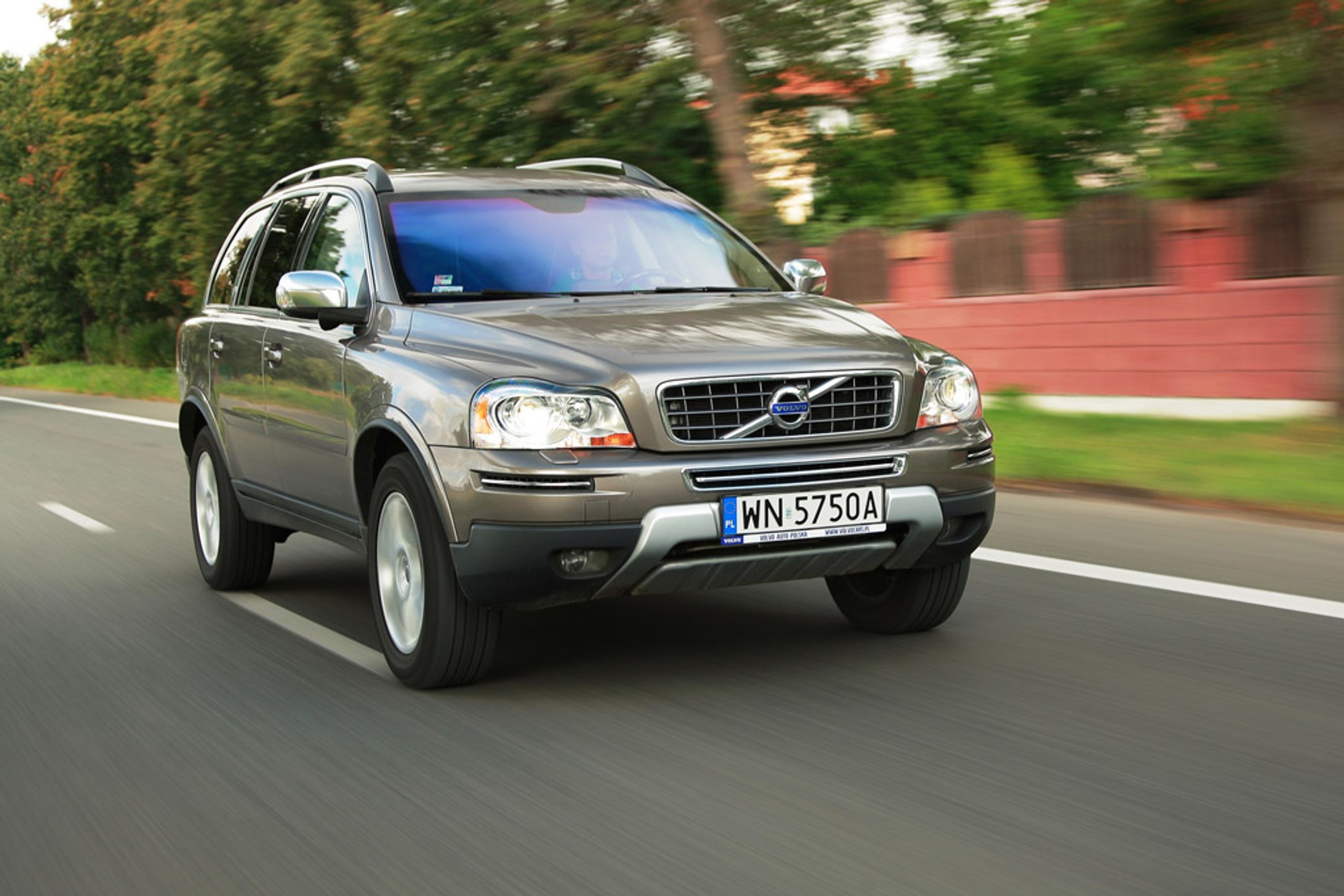 Volvo XC90: za ładny, by po prostu wjechać nim w błoto