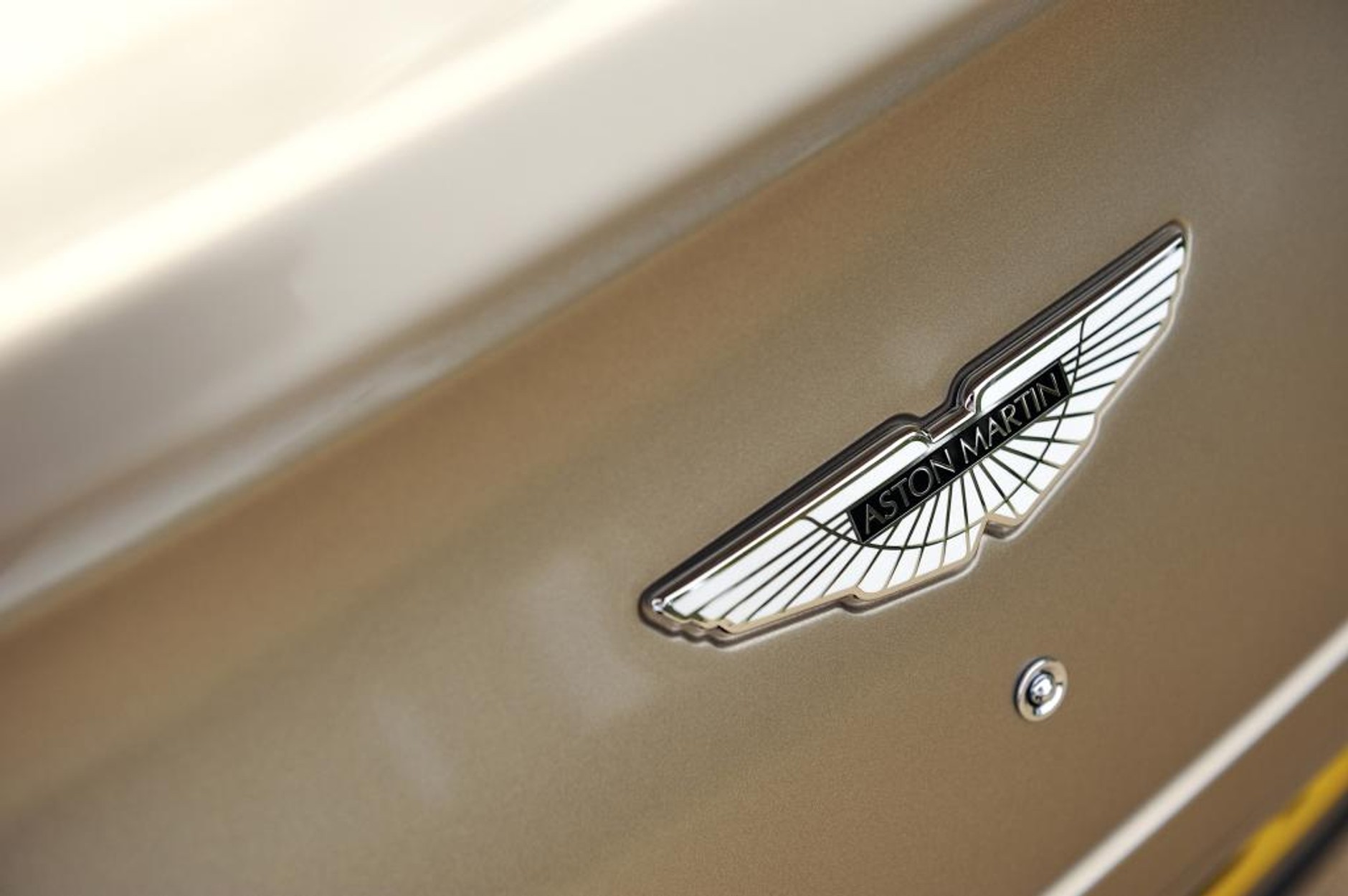 Jak jeździ Aston Martin Vanquish?