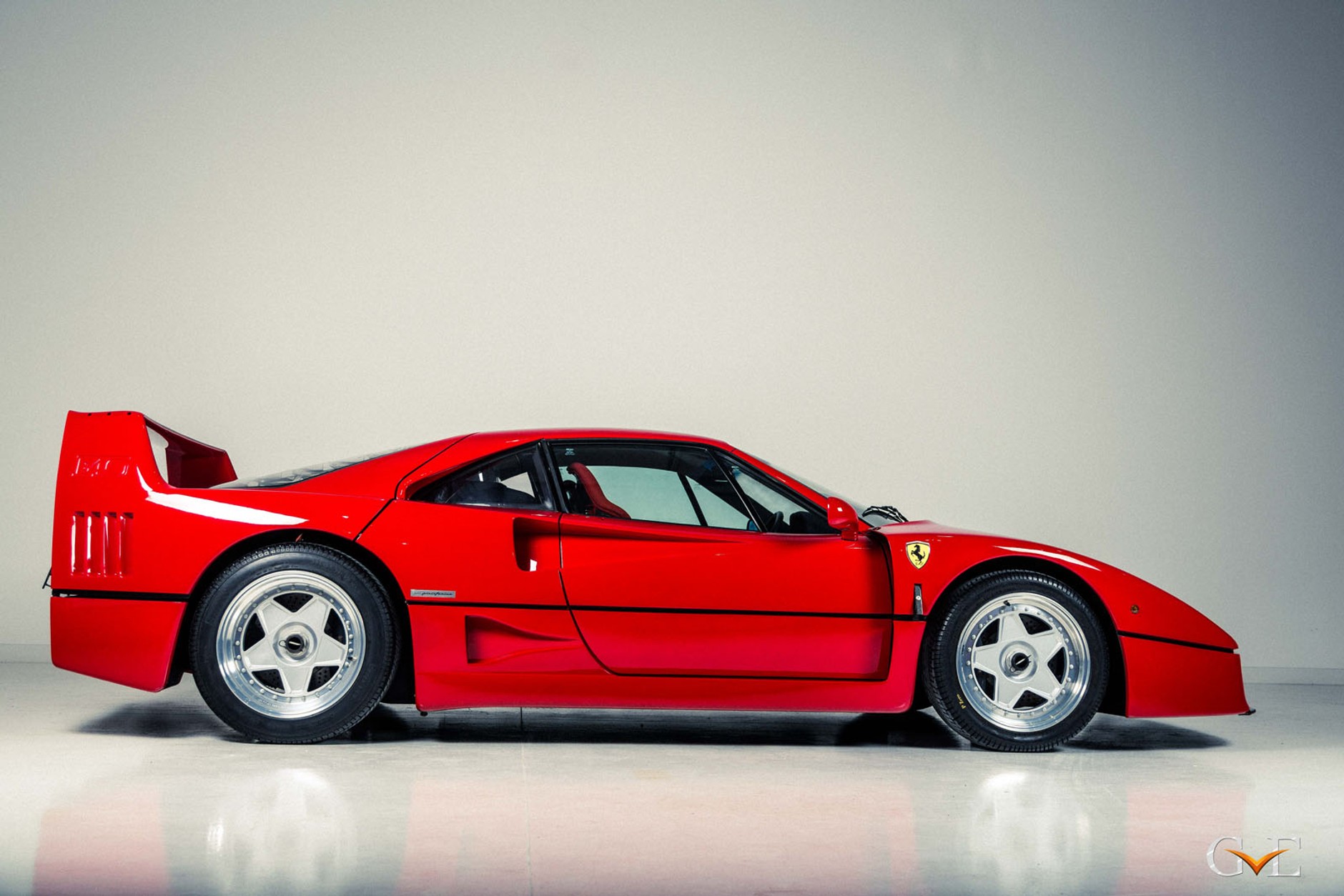 Ciekawostka z ogłoszenia: Ferrari F40 Erica Claptona