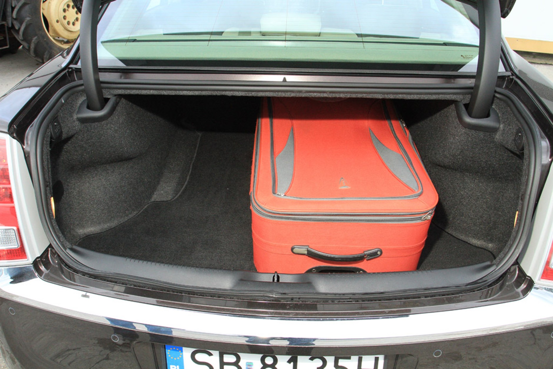 Test Lancii Thema: męski typ, damskie logo