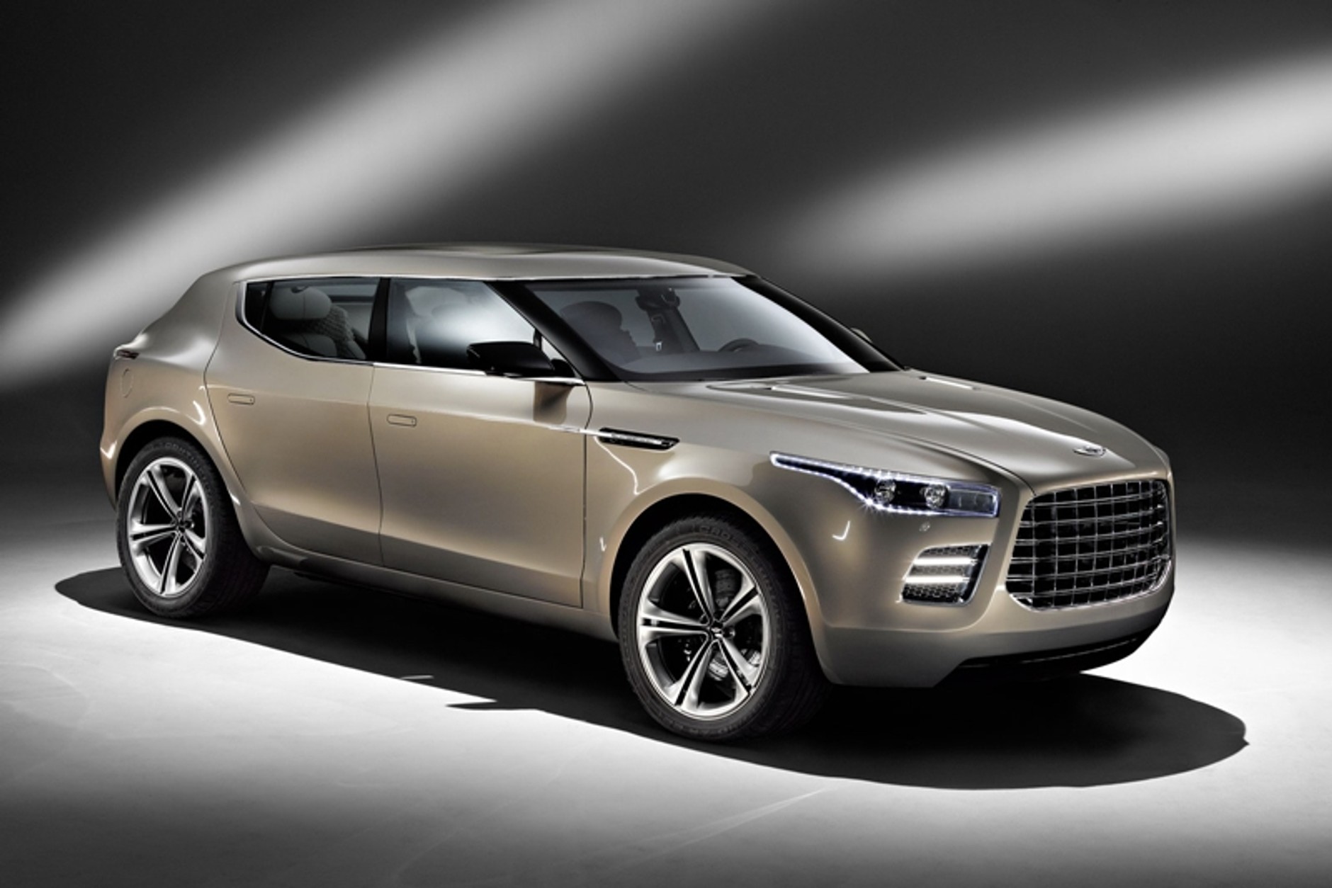 Aston Martin Lagonda – zaprojektowały go babcie