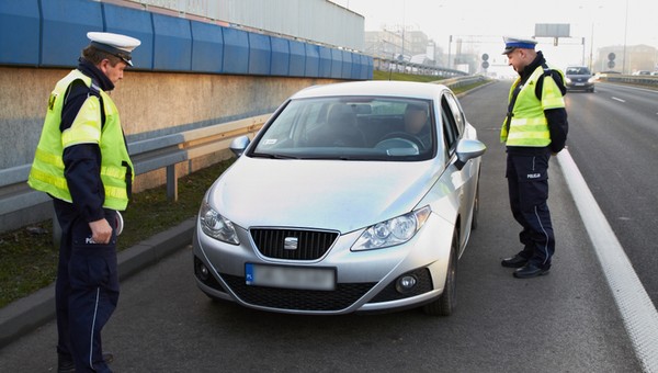 Akcja policji już trwa. 15 listopada okazja na darmową kontrolę świateł