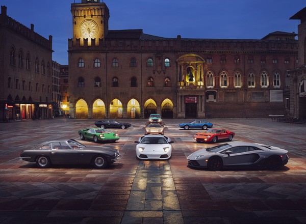 Lamborghini ma 60 lat i od początku było wierne silnikowi V12. Jaka jest jego historia?
