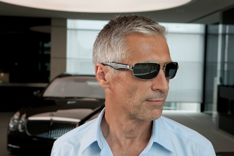 Maybach mówi: noś okulary!