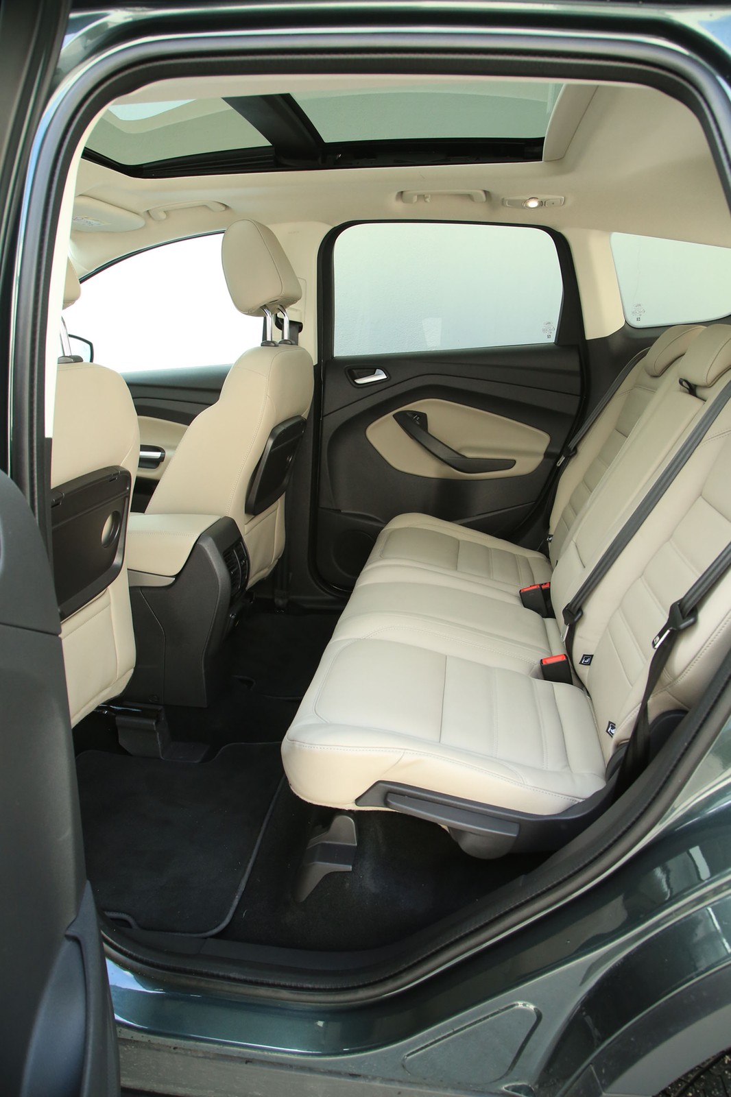 Ford Kuga 2.0 TDCi 4x4 - wciąż błyszczy zawieszeniem