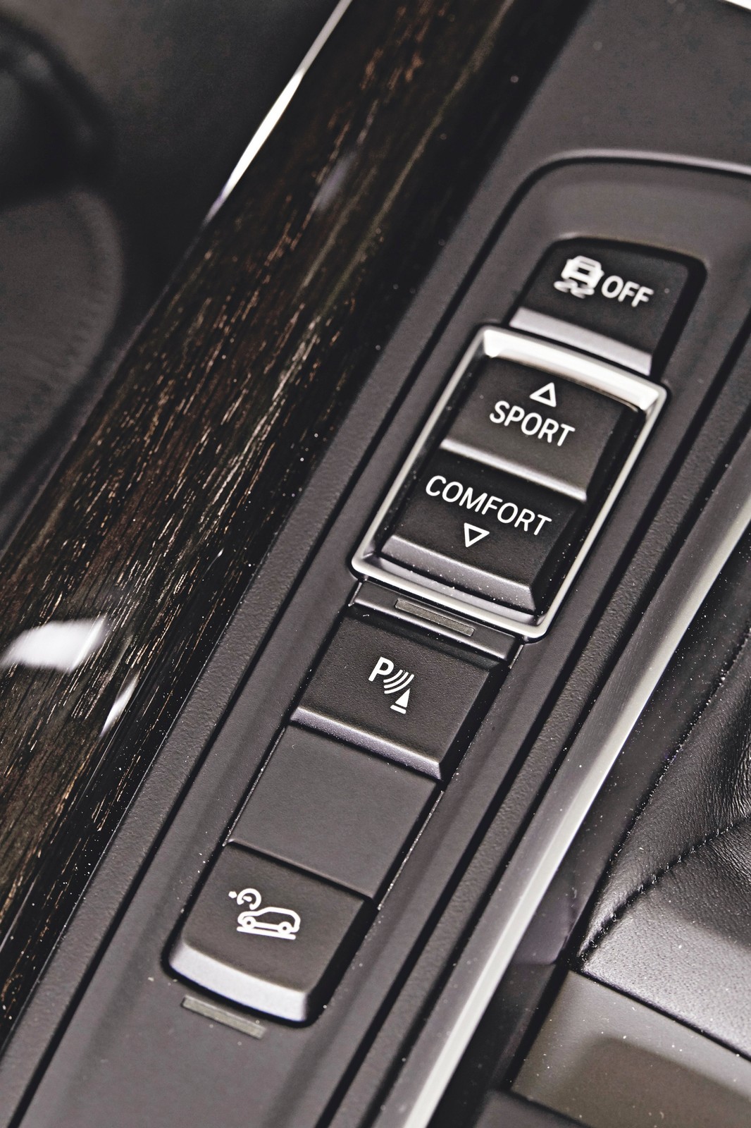 BMW X5 xDrive30d kontra VW Touareg V6 3.0 TDI