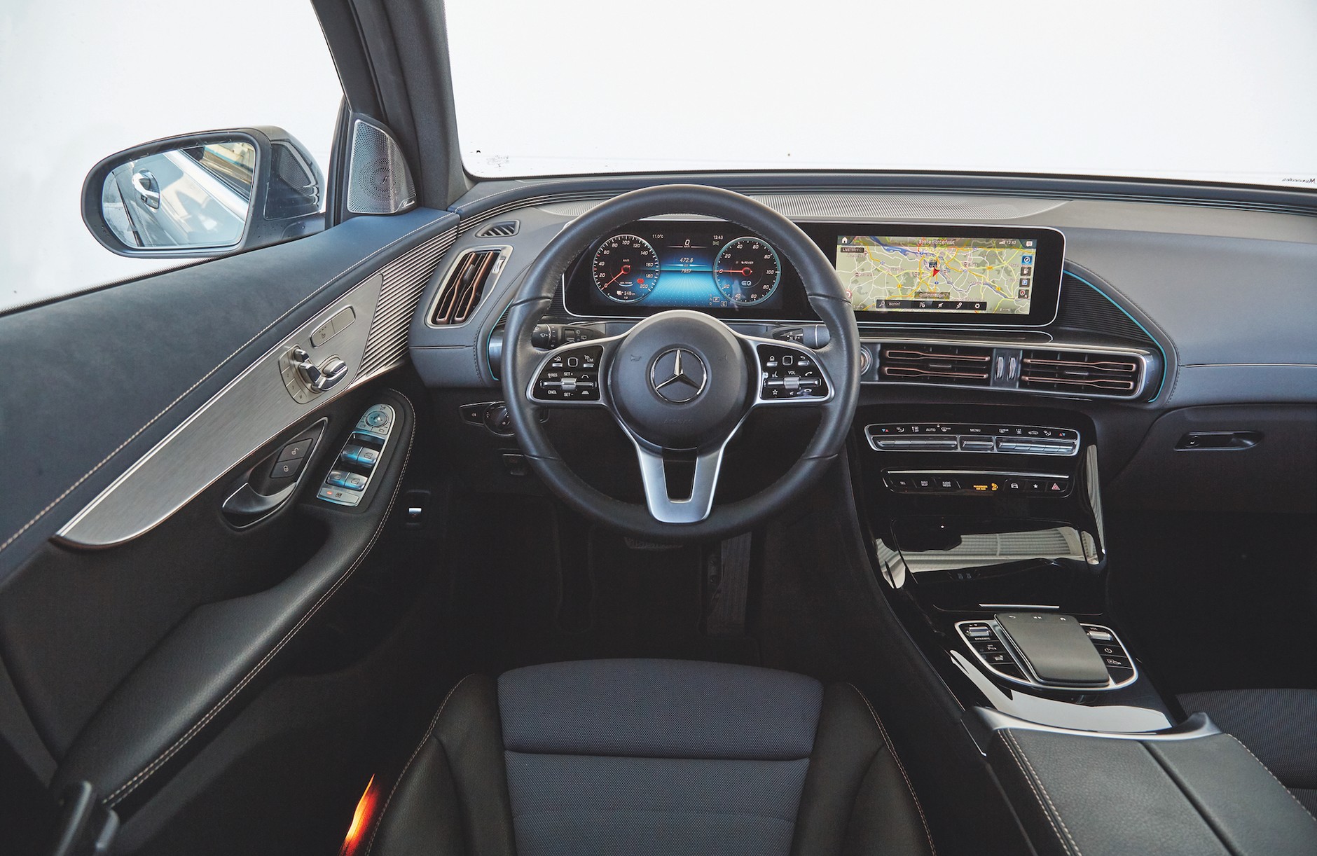 Porównanie elektrycznych SUVów – Audi e-tron kontra Mercedes EQC