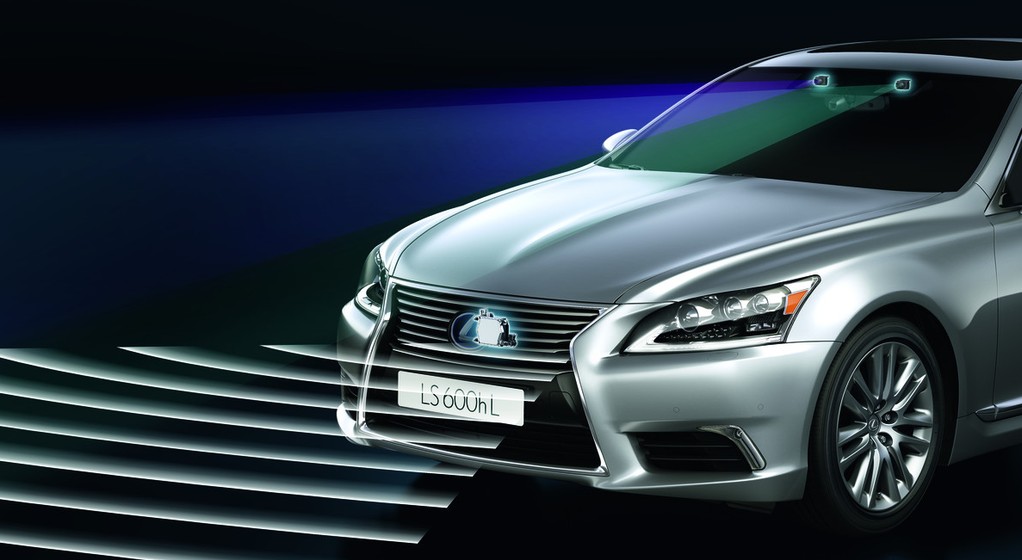 Lexus Advanced Pre - Crash Safety (A-PCS)