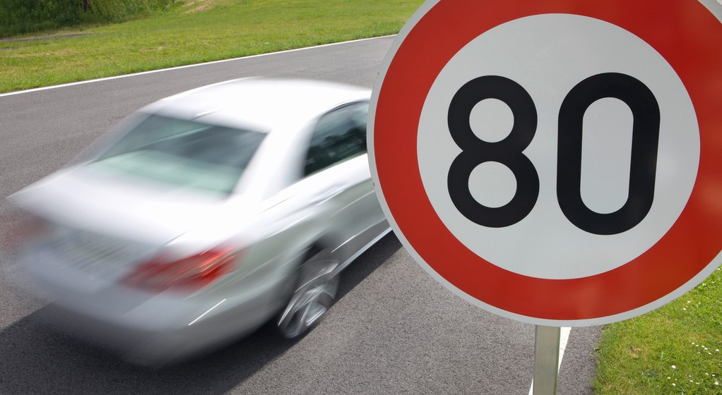 Ograniczenie prędkości - w tym roku postaraj się jeździć z dozwoloną i bezpieczną prędkością.