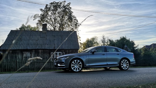 Kilkanaście tysięcy Volvo do naprawy w Polsce
