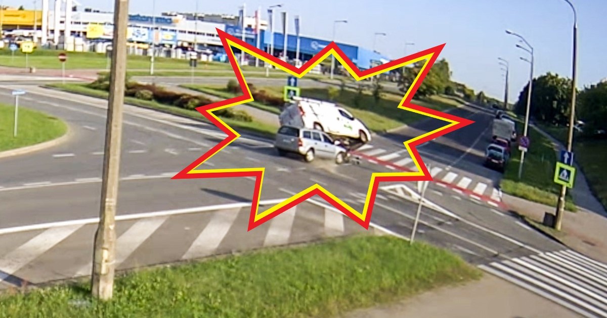 Wypadek w Gorzowie Wielkopolskim. Bus aż wywrócił się na bok
