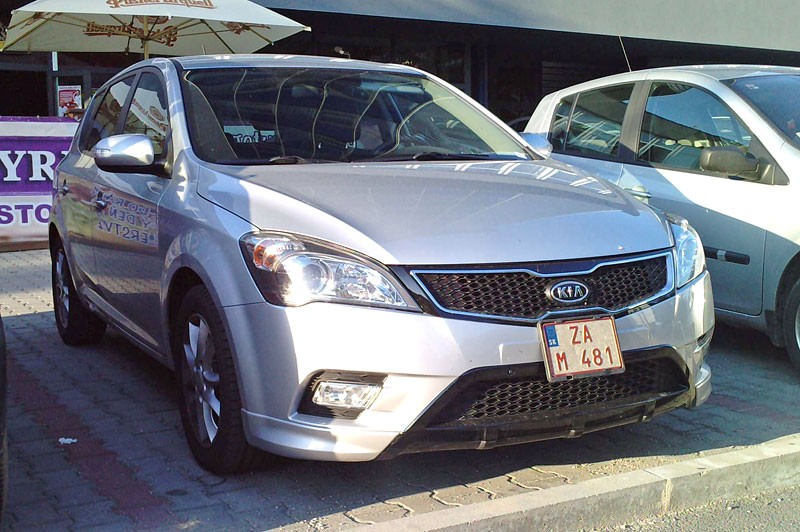 Zdjęcia szpiegowskie: Kia Ceed po faceliftingu pod Tatrami (fotogaleria)