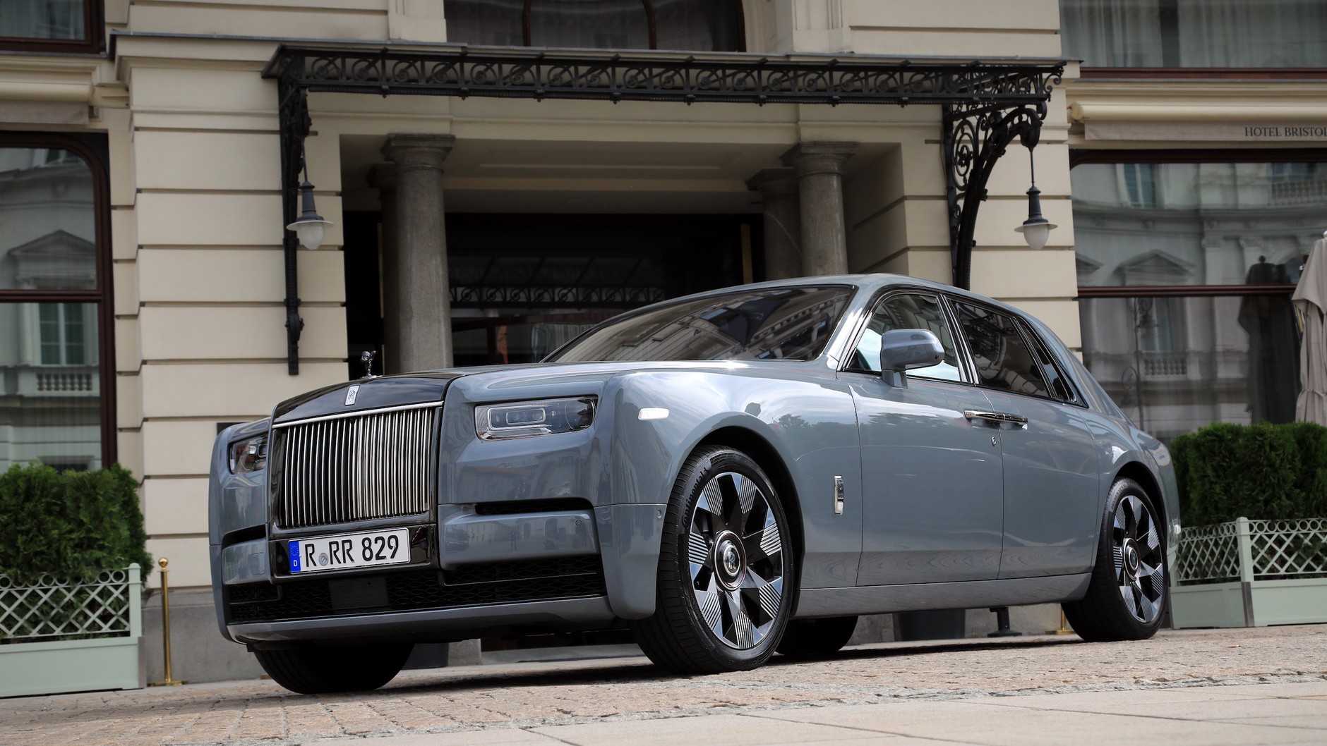 Rolls-Royce Phantom (2022, VIII Series II)