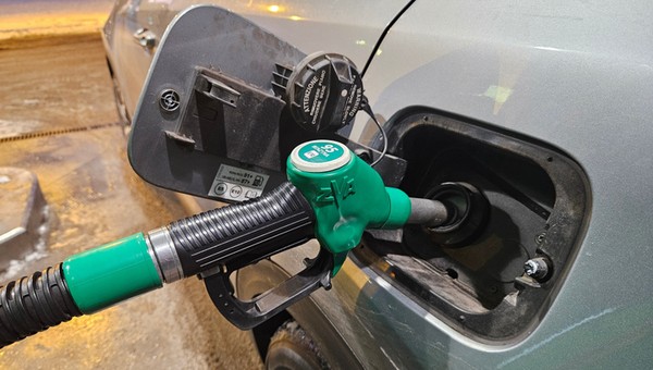 Na tych stacjach paliw lepiej nie tankować. UOKiK wykrył nieprawidłowości