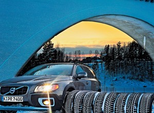 Test opon zimowych w rozmiarze 215/65 R 16: sprawdziliśmy, które zatańczą na lodzie