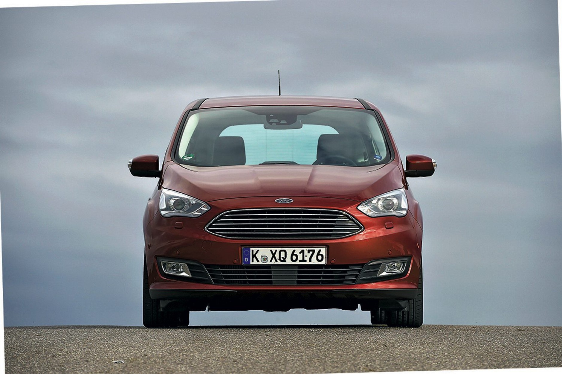 Król vanów pilnie poszukiwany: nowy VW Touran kontra BMW 216d Gran Tourer, Ford Grand C-Max, Opel Zafira Tourer