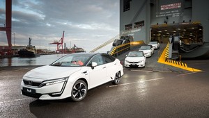 Pierwsze egzemplarze Hondy Clarity Fuel Cell w Europie