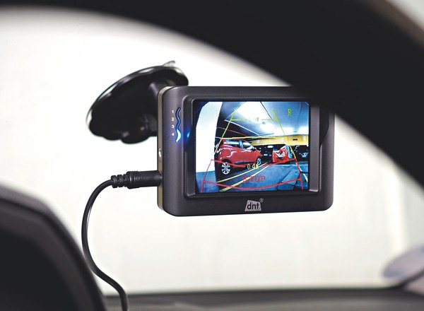 Jak samemu zamontować kamerę cofania? Przedstawiamy nasze porady