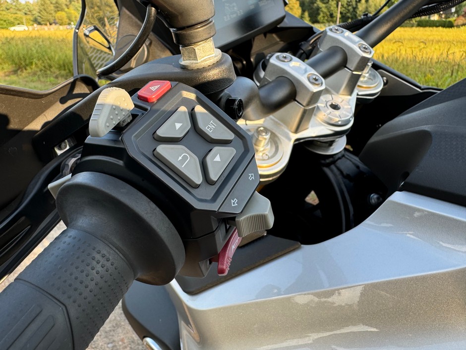 Voge DSX 900