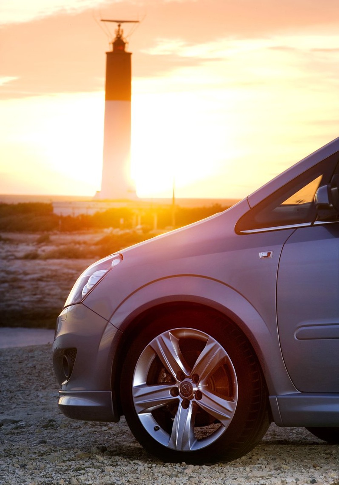 Opel: nowa Zafira w natarciu od lutego (dane techniczne plus ceny w Polsce)