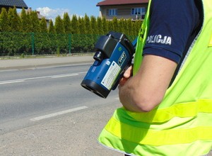 Policjanci zatrzymali kierowcę audi. Już raz to zrobił, więc "dostał" 4 tys. zł mandatu