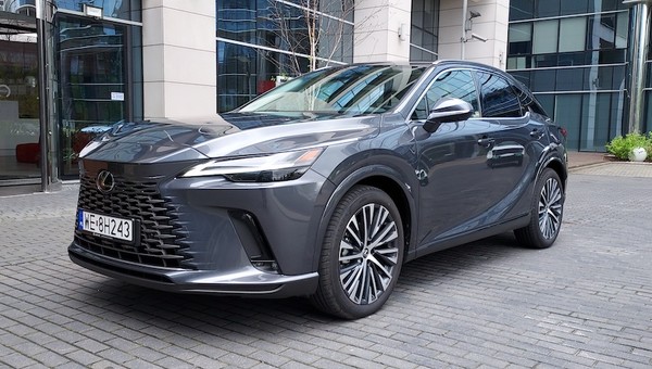 Lexus RX 450h+. Jeździłem "piątą generacją luksusu"
