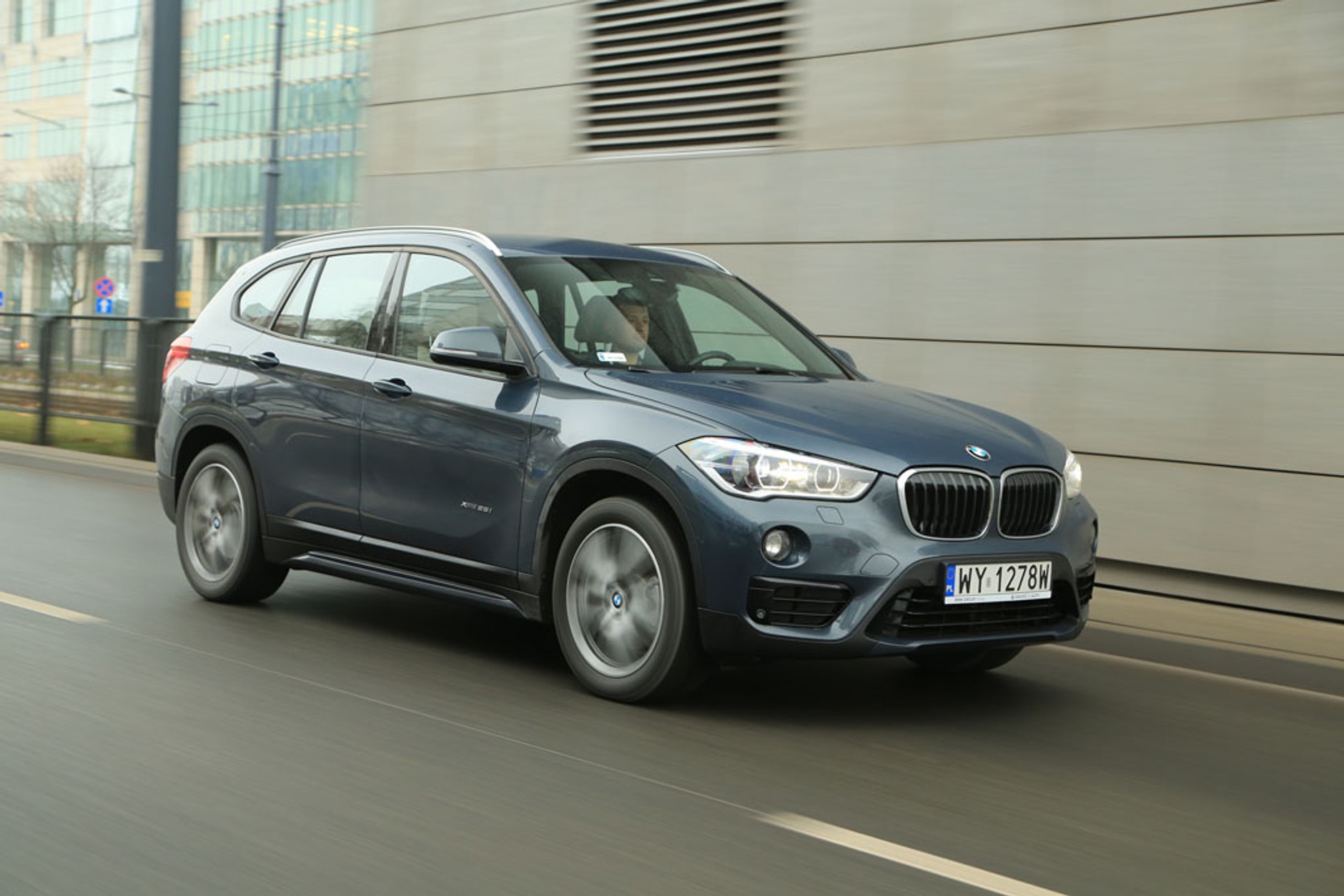 BMW X1 xDrive 25i - ma coś z vana