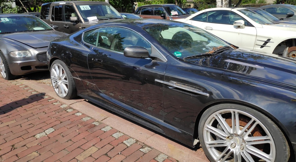 Licytacja samochodów prowadzona przez urząd skarbowy w Częstochowie