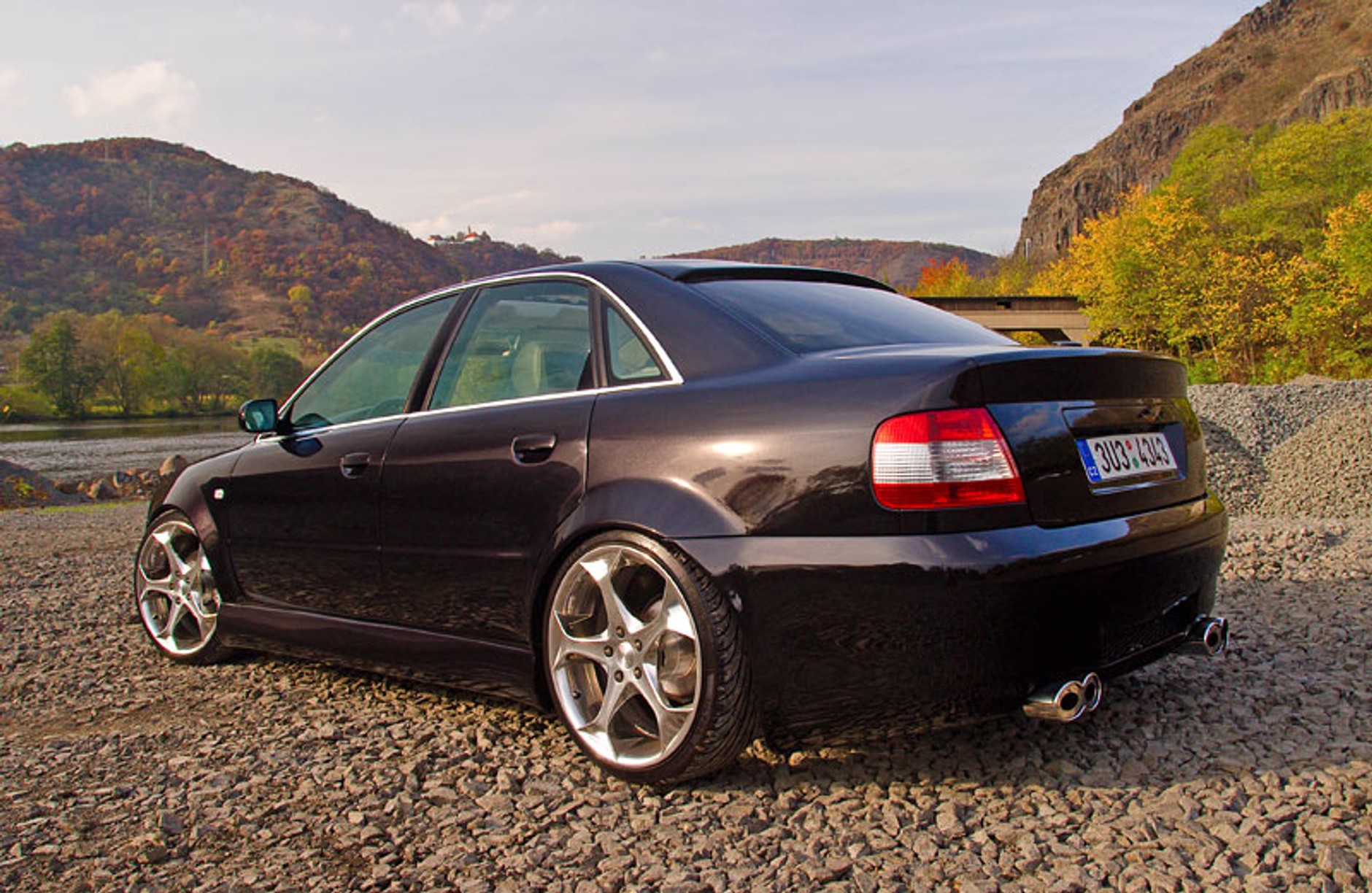 Garaż tunera: Audi A4 – dama w czerni