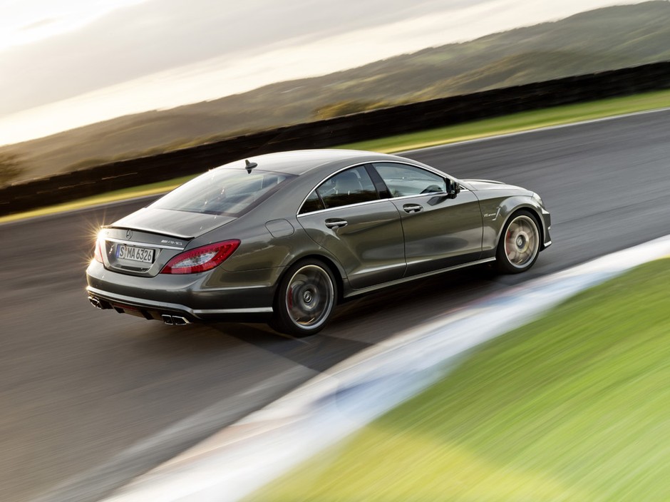 Mercedes CLS 63 AMG - szybszy od Ferrari