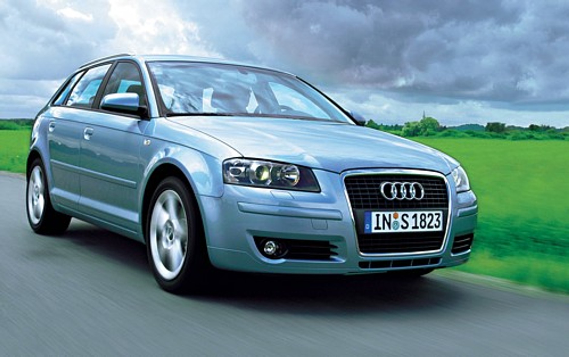 Trójka z dużą paszczą