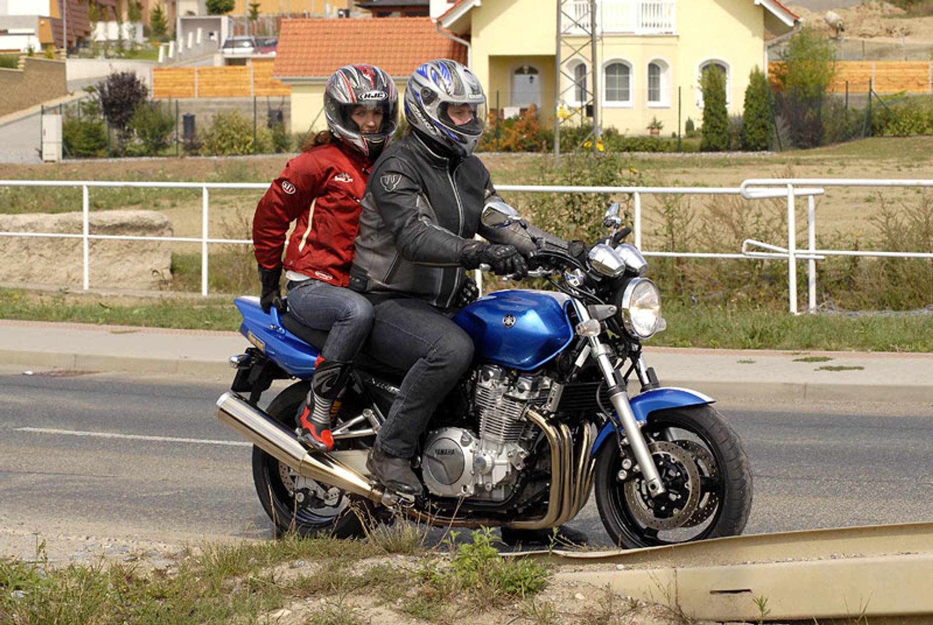 Yamaha XJR 1300: akademicka jazda (test)