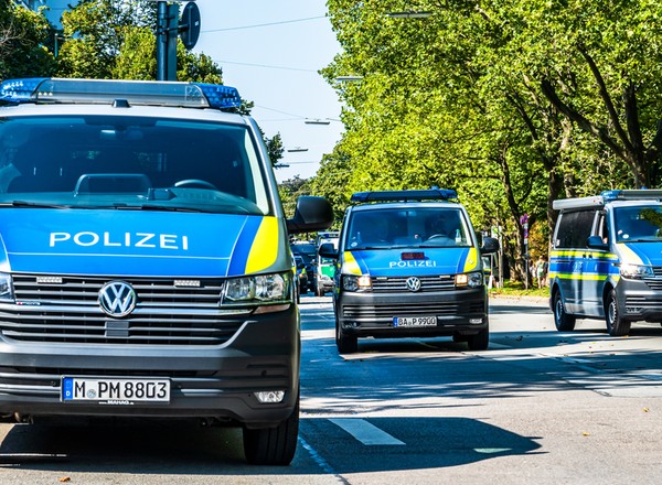 Alarm bombowy w Niemczech. Fabryka Tesli ewakuowana. Część Berlina bez prądu
