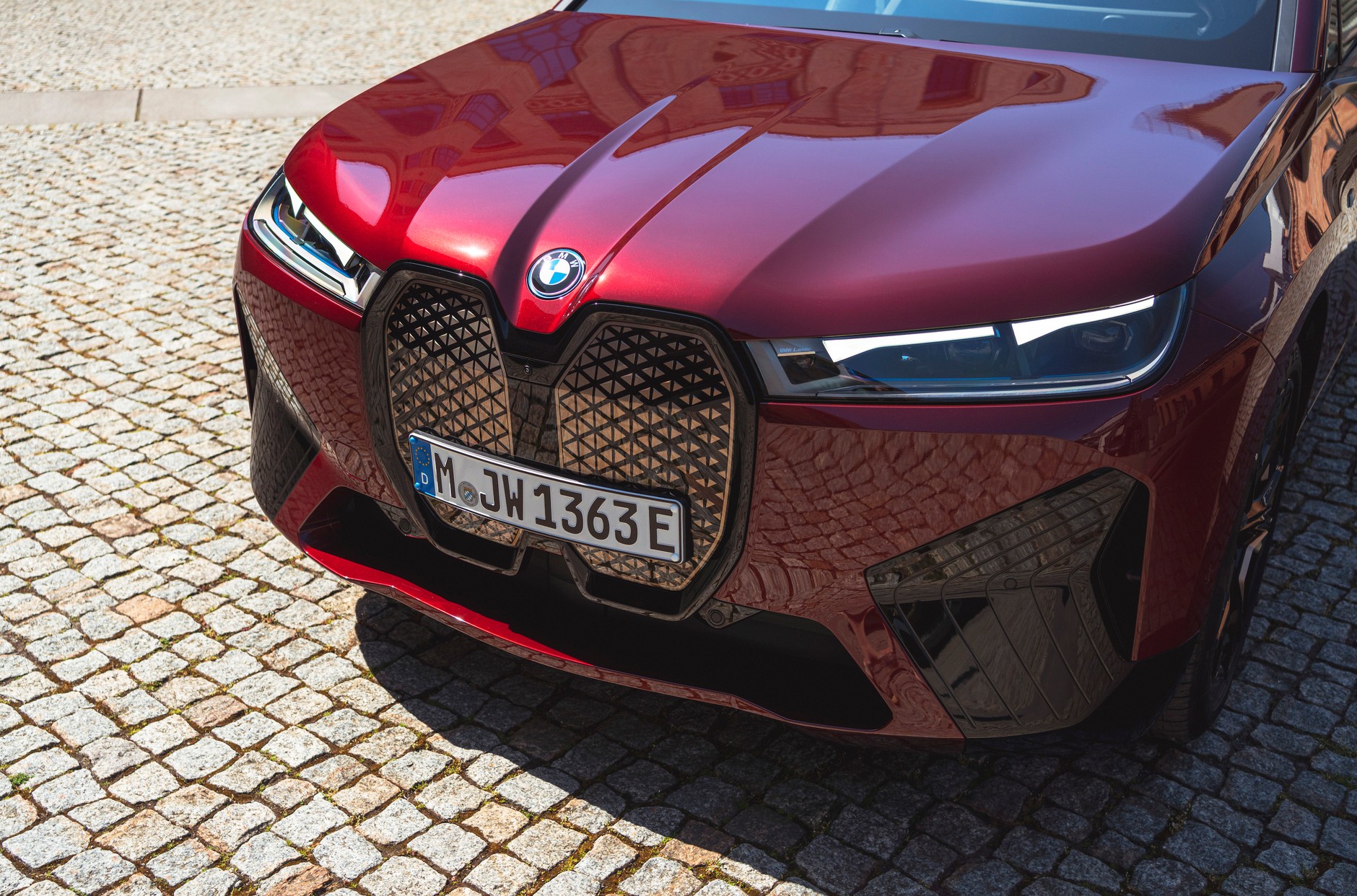 BMW iX