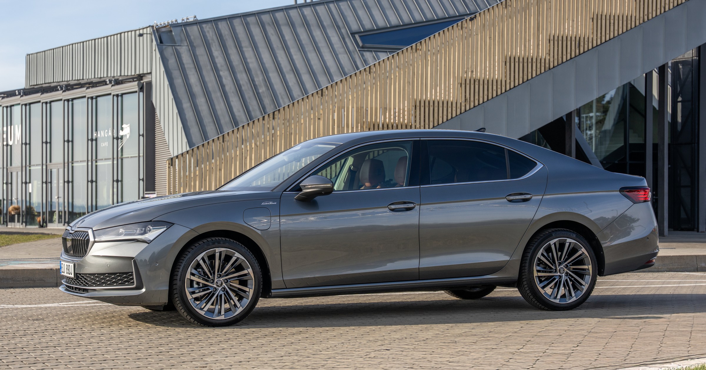 Skoda Superb liftback PHEV 2026