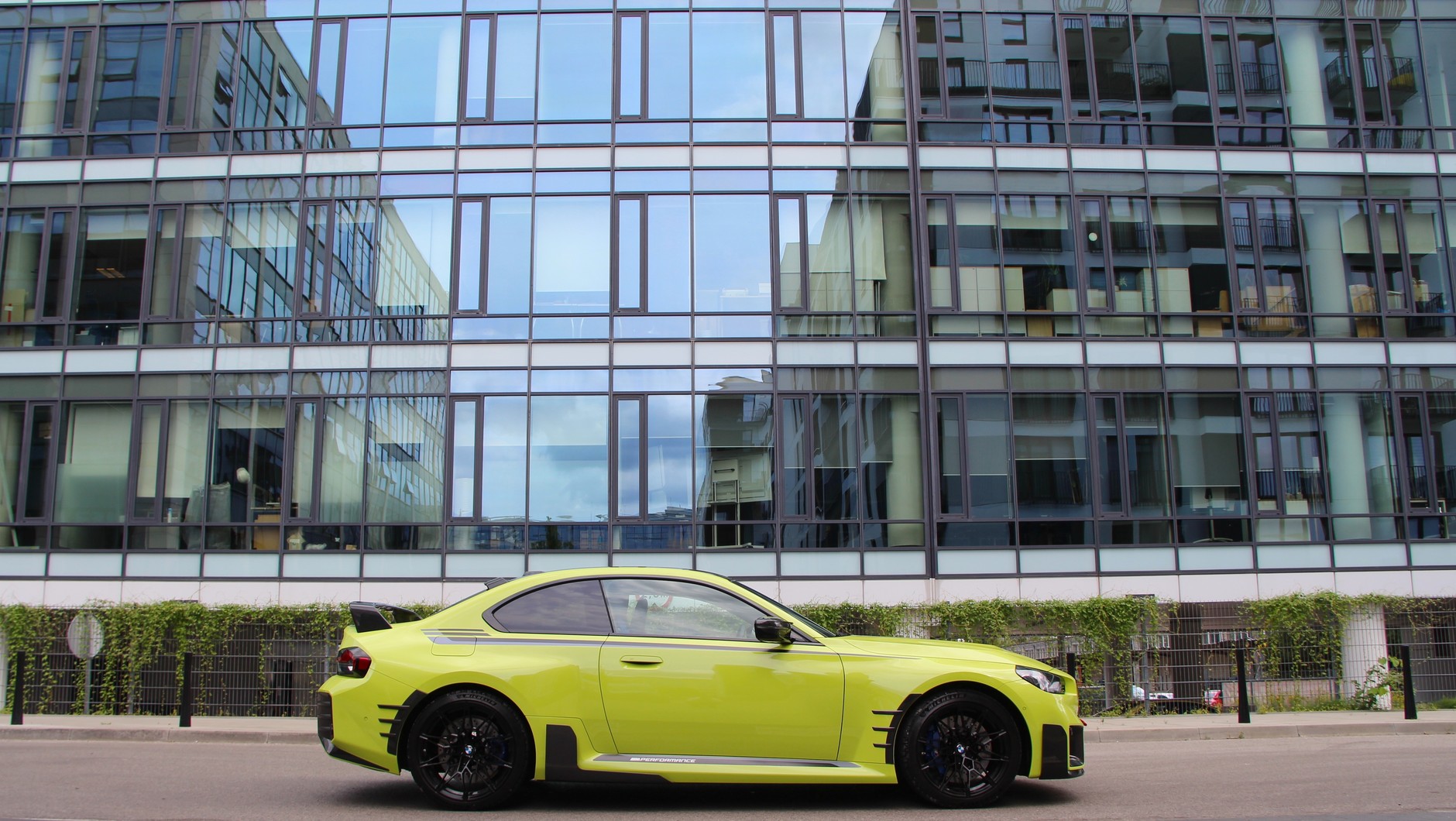 BMW M2 z akcesoriami M Performance