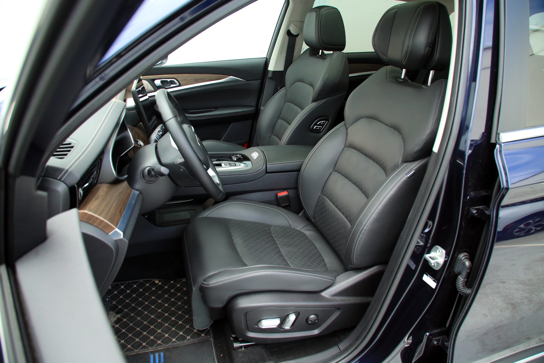 Skywell ET5 2022 1 generacja