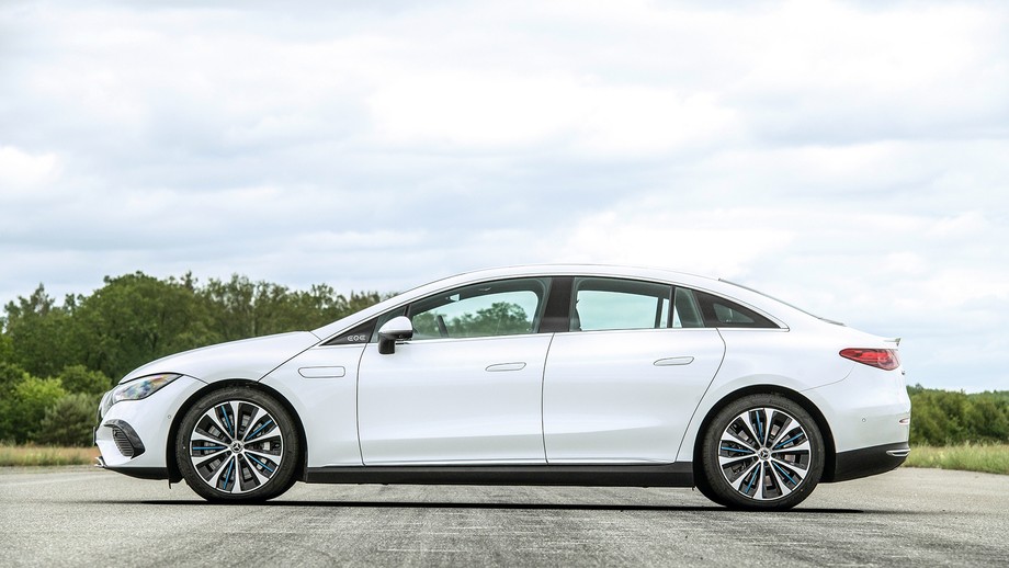 Mercedes EQE 350+ (2022)