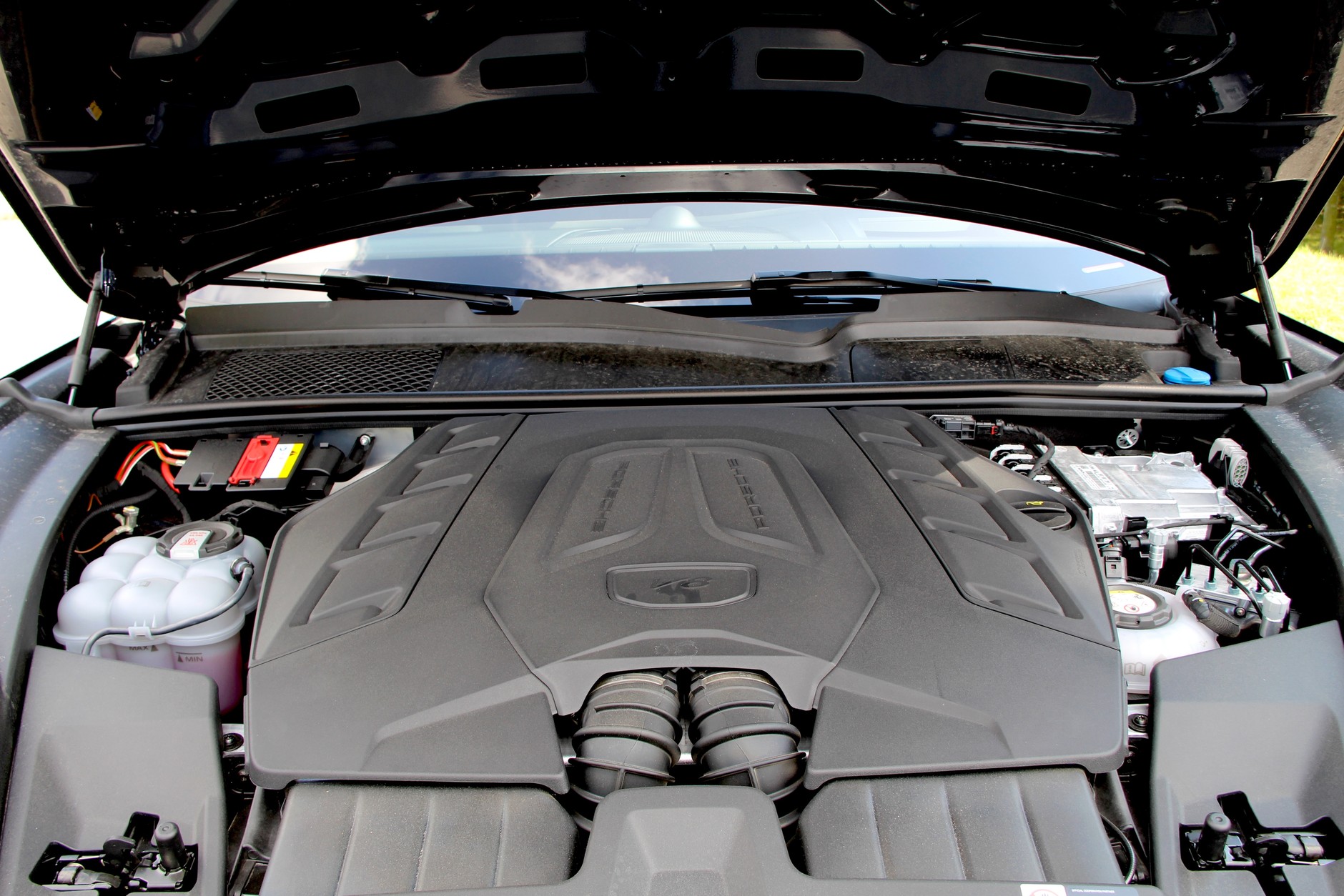 Porsche Cayenne Turbo E-Hybrid Coupe z pakietem GT