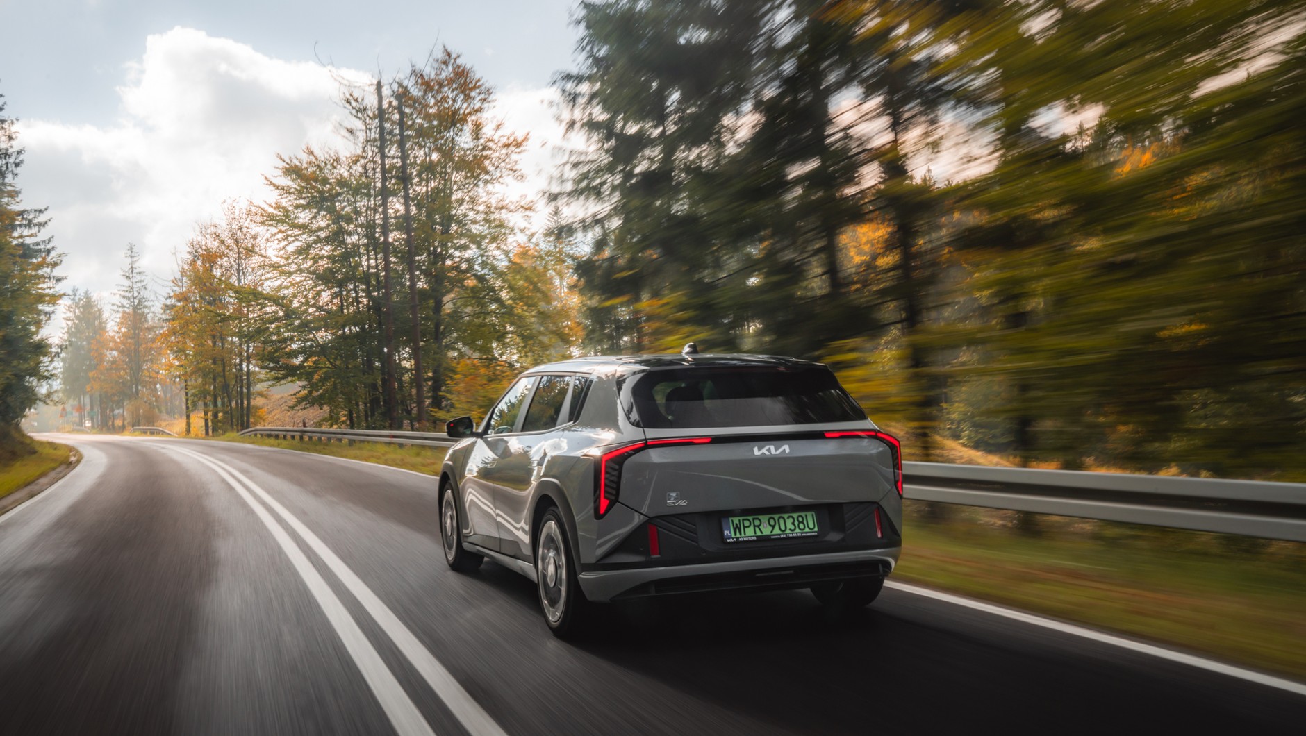 Kia EV4 występuje w nadwoziu hatchback oraz sedan, choć to drugie raczej nie będzie popularne w Europie