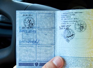Utrata dowodu rejestracyjnego. Kiedy to grozi kierowcy? Cała lista