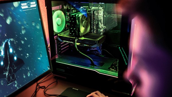Silnik pod maską Twojego komputera: dlaczego NVIDIA GeForce RTX z serii 50 to V8 wśród kart graficznych?